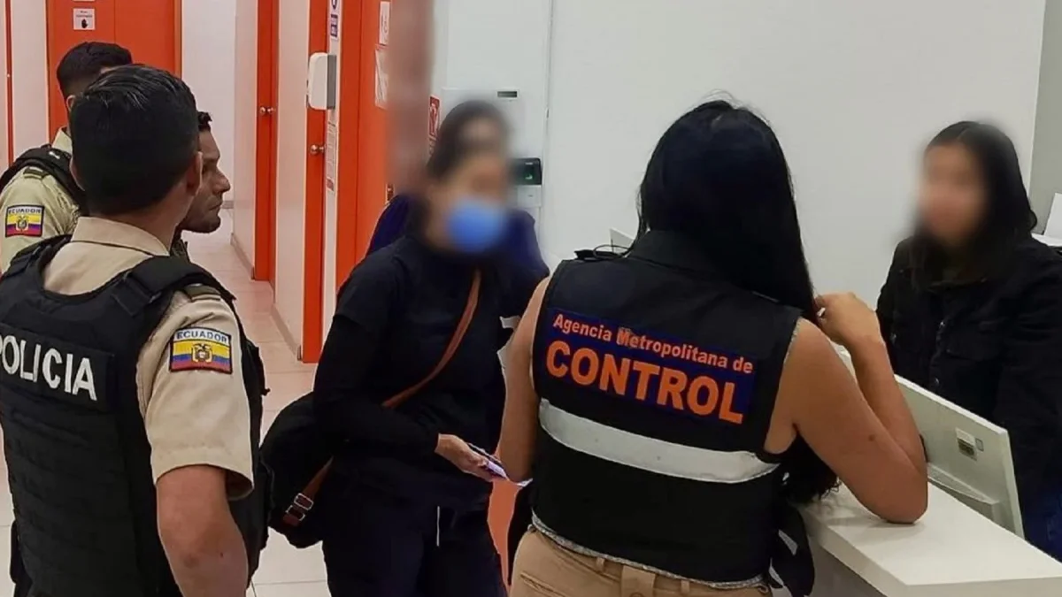 La Agencia Metropolitana de Control de Quito clausuró la clínica en Iñaquito tras encontrar área de rayos X sin permisos.