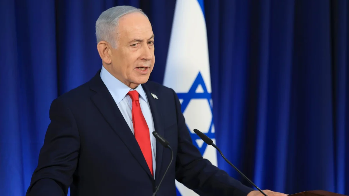 El primer ministro israelí Benjamin Netanyahu ofrece una rueda de prensa en Jerusalén en medio del conflicto con Irán.