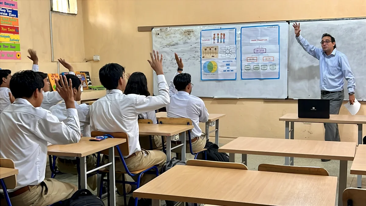 Más de 400.000 estudiantes volverán a clases tras el feriado, sin alteraciones en las fechas oficiales.