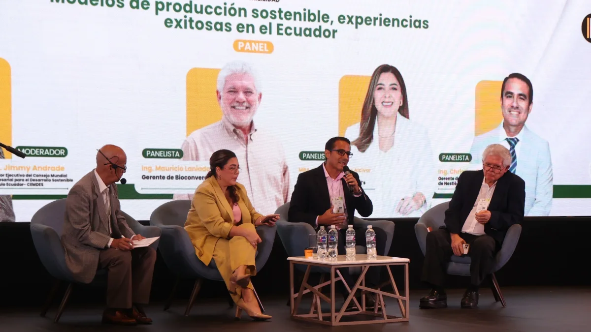 Expertos hablan de la sostenibilidad en la agroindustria, en el foro Agro & Food Business que se desarrolló en Guayaquil.