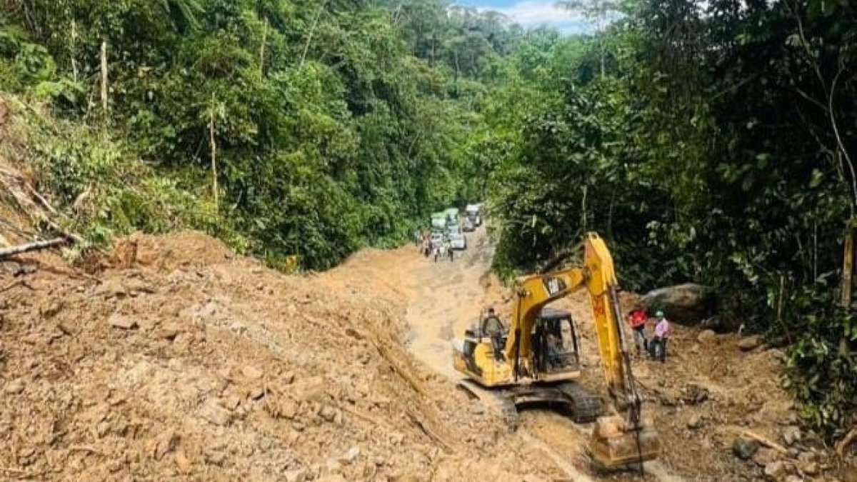 La vía Cuenca- Molleturo- El Empalme también está intervenida
