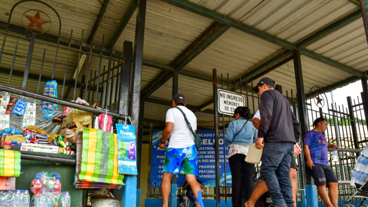 Las actividades parecían normales en el mercado mayorista Montebello, donde un hombre fue asesinado en las primeras horas de este 5 de abril de 2026.