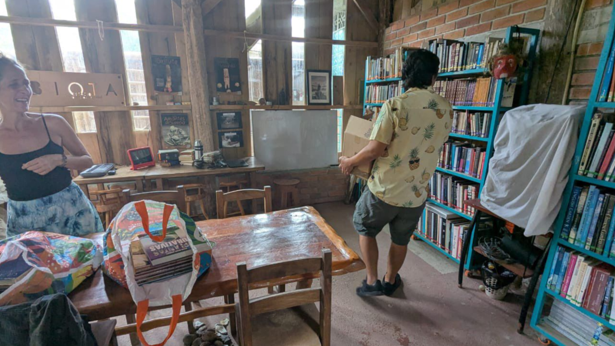 El proyecto de bibliotecas comunitarias busca acerca libros a quienes antes no tenían acceso.