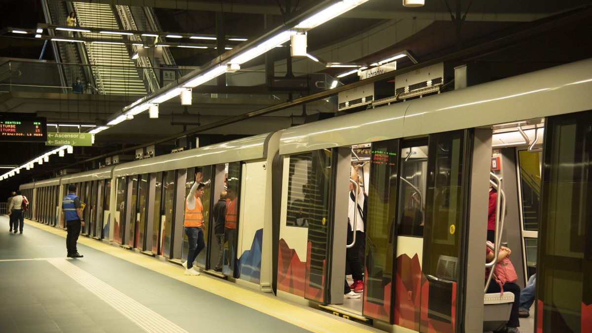 Según los usuarios, la demora en la llegada de los trenes ocurre desde el 6 de abril.