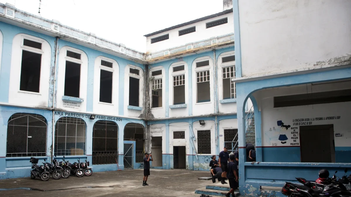 El edificio que albergó al colegio Ana Paredes de Alfaro, en el centro de Guayaquil, abrió sus puertas la primera semana de abril del 2026.