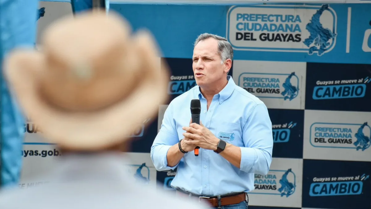 El viceprefecto del Guayas, Carlos Serrano, presentó su renuncia al cargo