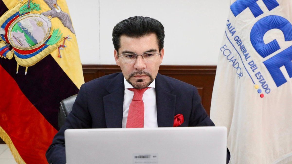 El fiscal Carlos Alarcón presentó una denuncia en contra de los tres jueces del Tribunal de la Corte de Pichincha por dictar la revocatoria de la orden de prisión en el caso Goleada.