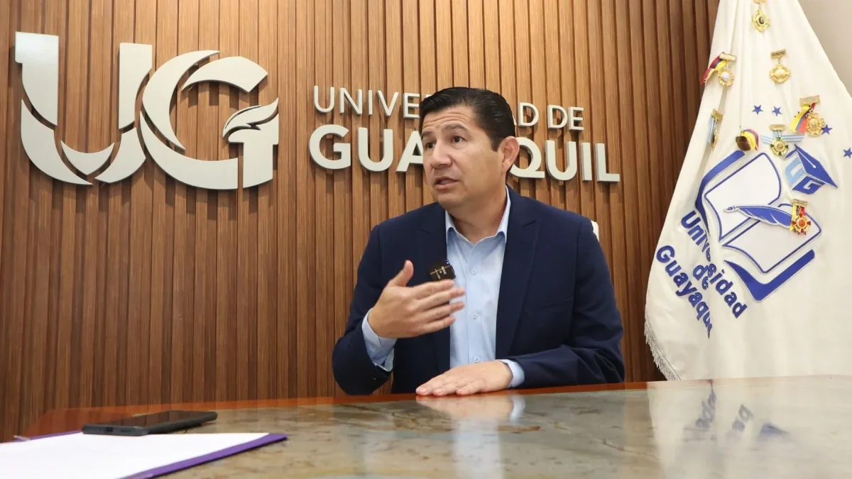 En su segundo periodo como rector de la Universidad de Guayaquil, Francisco Morán Peña analiza los cambios internos de la institución.