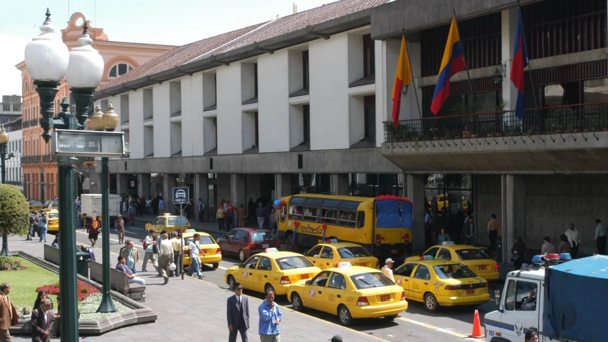 Los últimos alcaldes de Quito han obtenido un porcentaje tan bajo de votos ciudadanos, que no tienen representatividad ni mucho menos legitimidad.