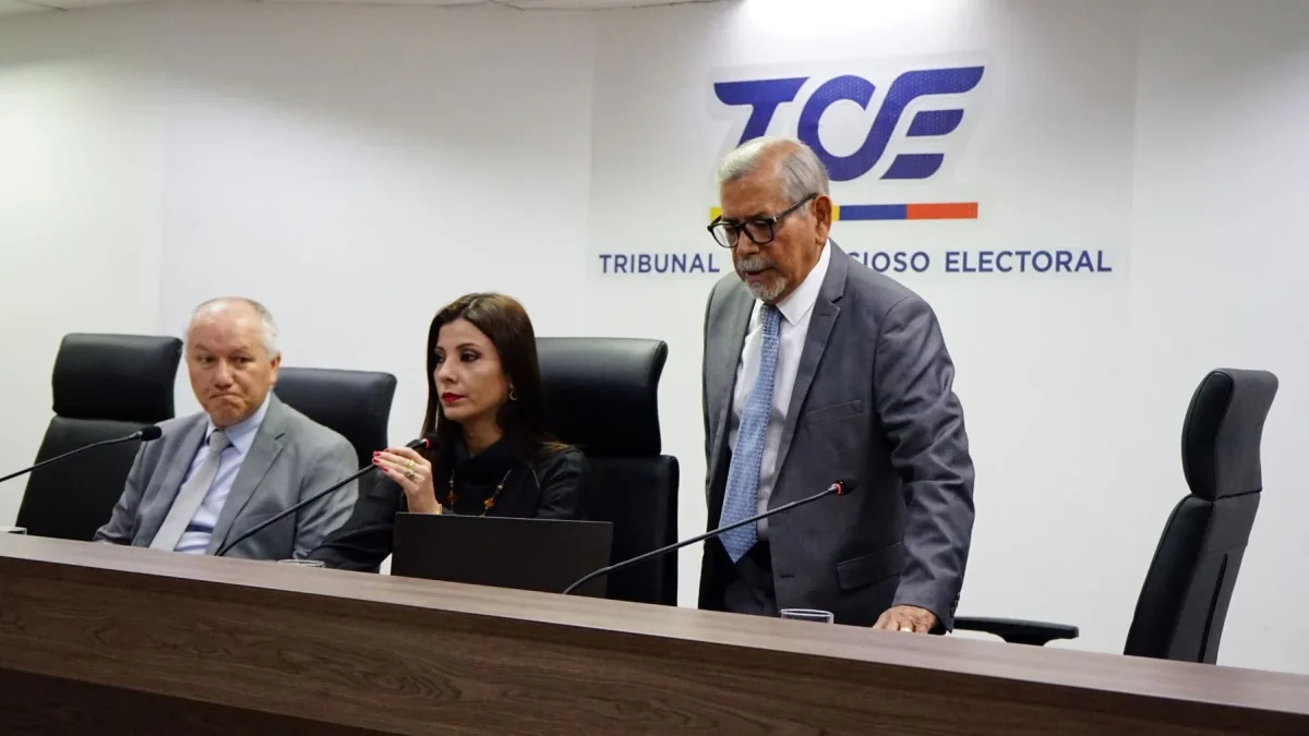 El TCE mantuvo la suspensión por nueve meses de la Revolución Ciudadana.