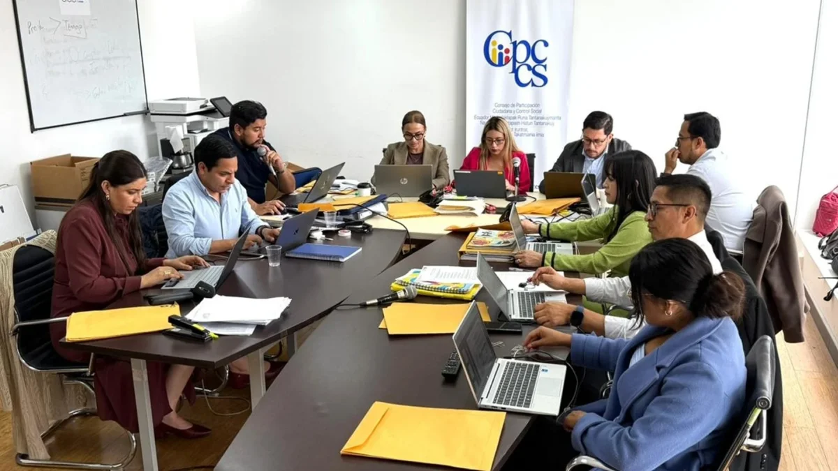 La Comisión de selección del concurso del fiscal general dijo que 28 postulantes pasarán a la fase de méritos.