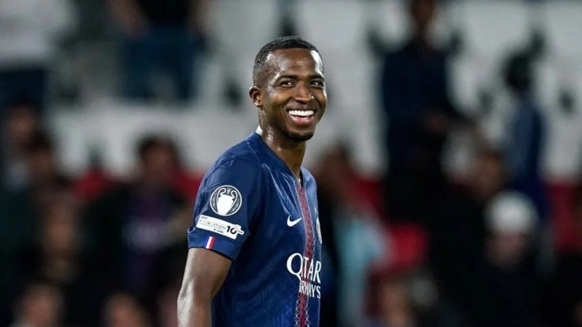 Willian Pacho ecuatoriano jugador del PSG.