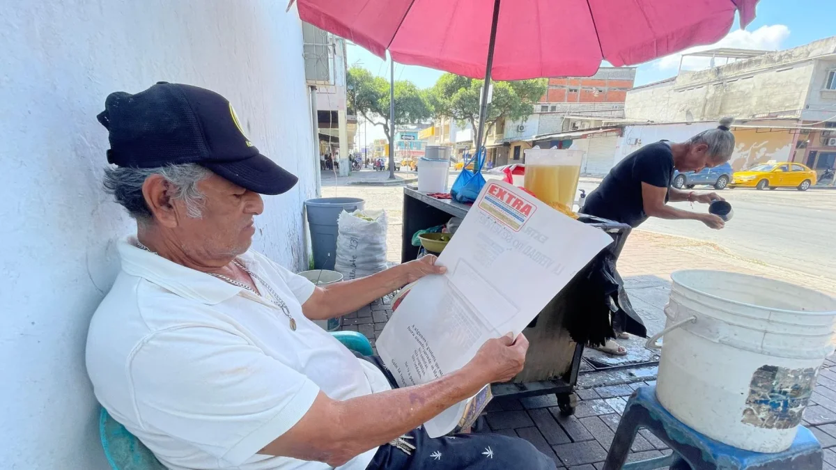 La portada de EXTRA en blanco para alerta sobre la campaña de hostigamiento que emprendió el gobierno contra de GRANASA