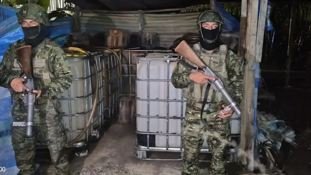 Más de 151.000 galones de combustible ilegal fueron incautados en Ecuador en 2026 durante operativos nacionales.