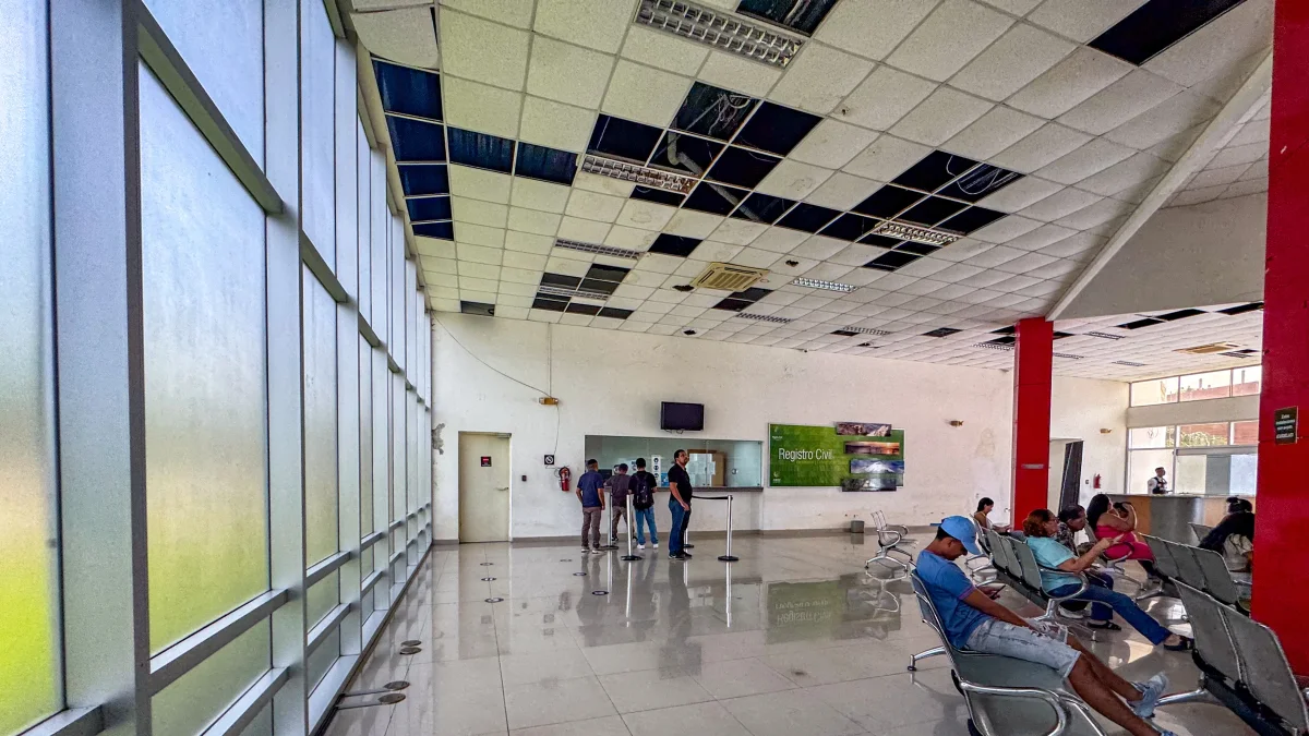 Riesgos. El techo está en mal estado y en varias zonas falta el tumbado