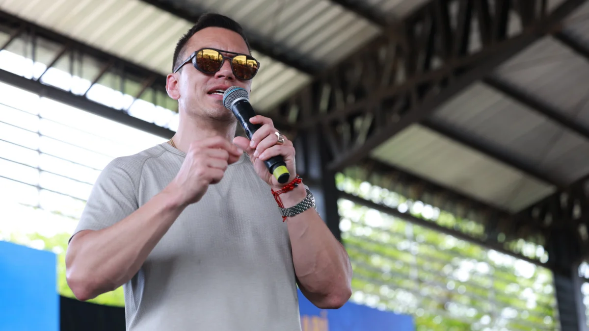 El mandatario insistió que si Ecuador está sacrificando empleos e industrias al mantener la relación comercial con Colombia, lo mínimo que espera es reciprocidad.