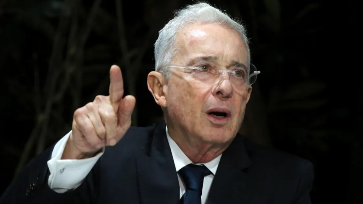 El expresidente colombiano Álvaro Uribe se pronunció sobre la situación entre Ecuador y Colombia.