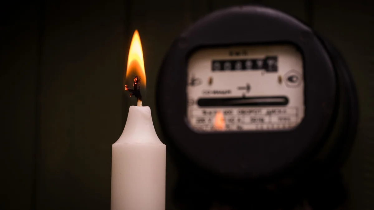 Ministerio de Energía aclara información sobre interrupciones eléctricas en Ecuador.