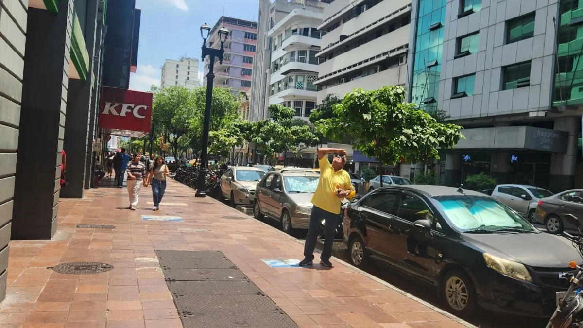 Las altas temperaturas incrementan casos de deshidratación, enfermedades en la piel y complicaciones en personas con condiciones médicas preexistentes.