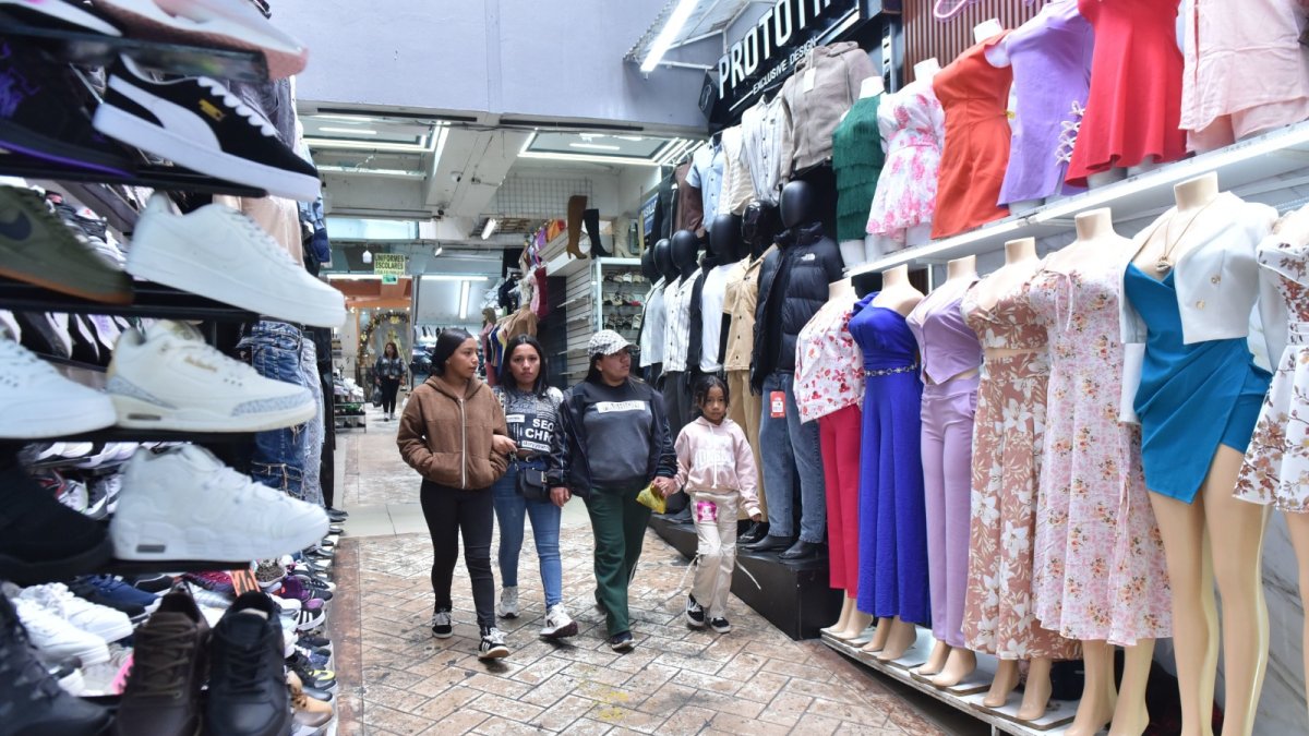 La baja afluencia de compradores marca la crisis en centros comerciales del Centro Histórico de Quito.