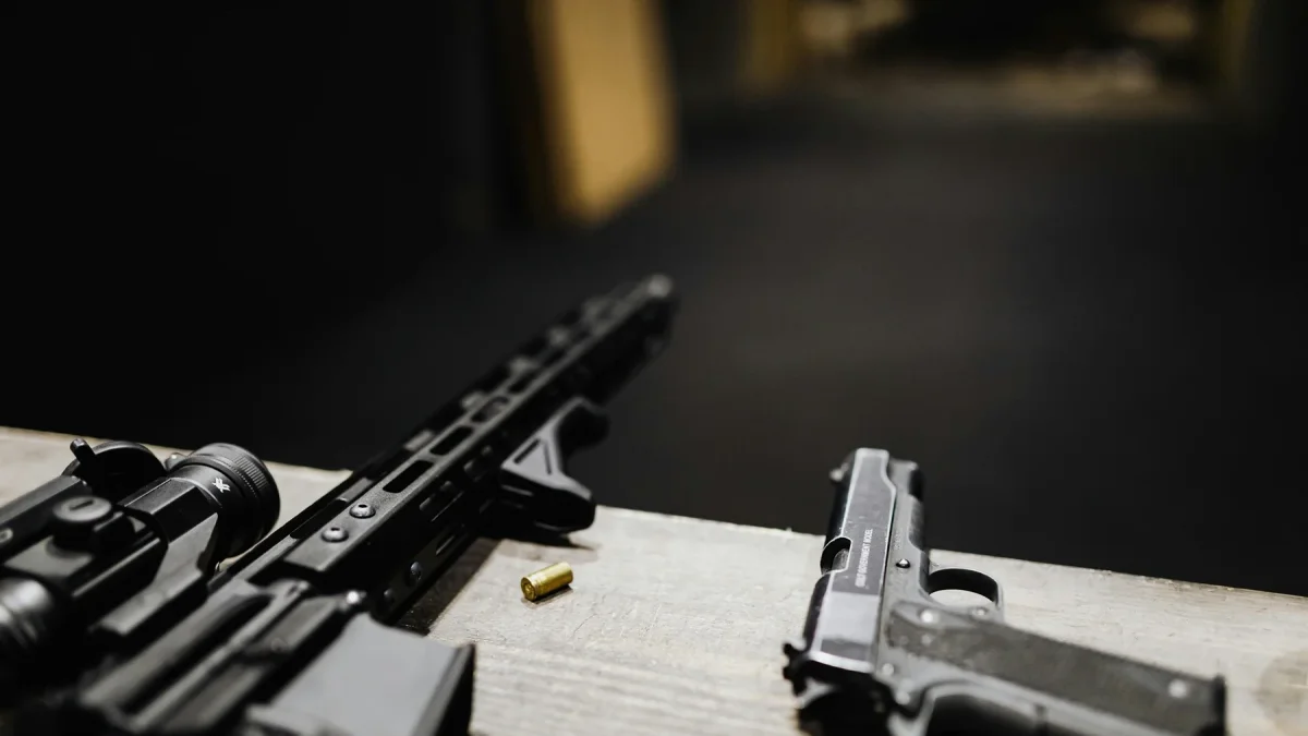 Los controles a empresas privadas de seguridad se intensifican en Ecuador, según las Fuerzas Armadas.