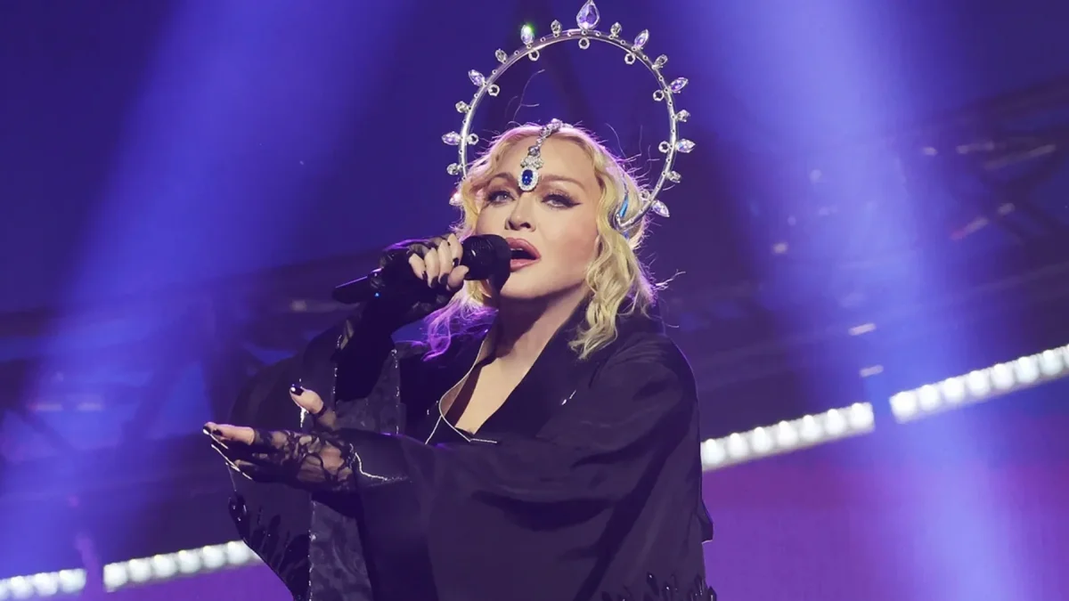 Madonna ha vendido más de 400 millones de producciones musicales, con lo que establece el récord mundial de «la solista más exitosa