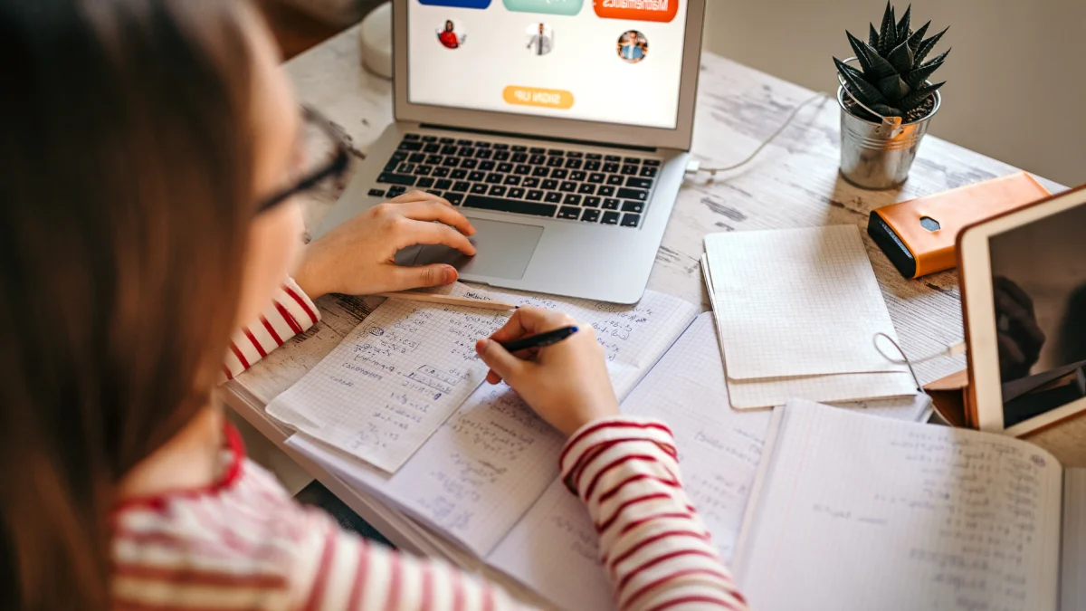 El Ministerio de Educación, Deporte y Cultura anunció la apertura de matrículas para la modalidad de educación a distancia gratuita.