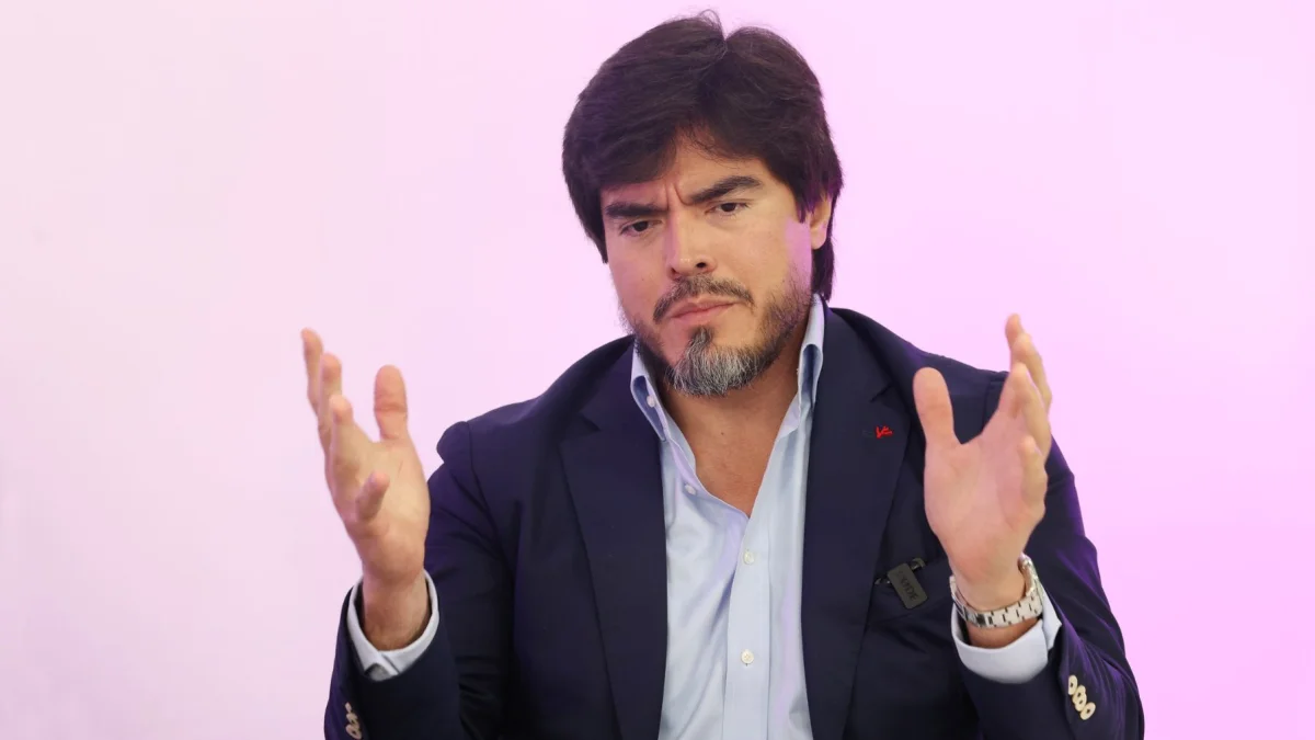 El exministro José De La Gasca denunció al veedor ciudadano Guido Egas.