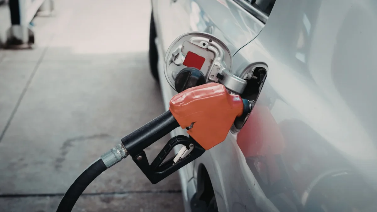 Los precios de las gasolinas subieron en Ecuador este mes.