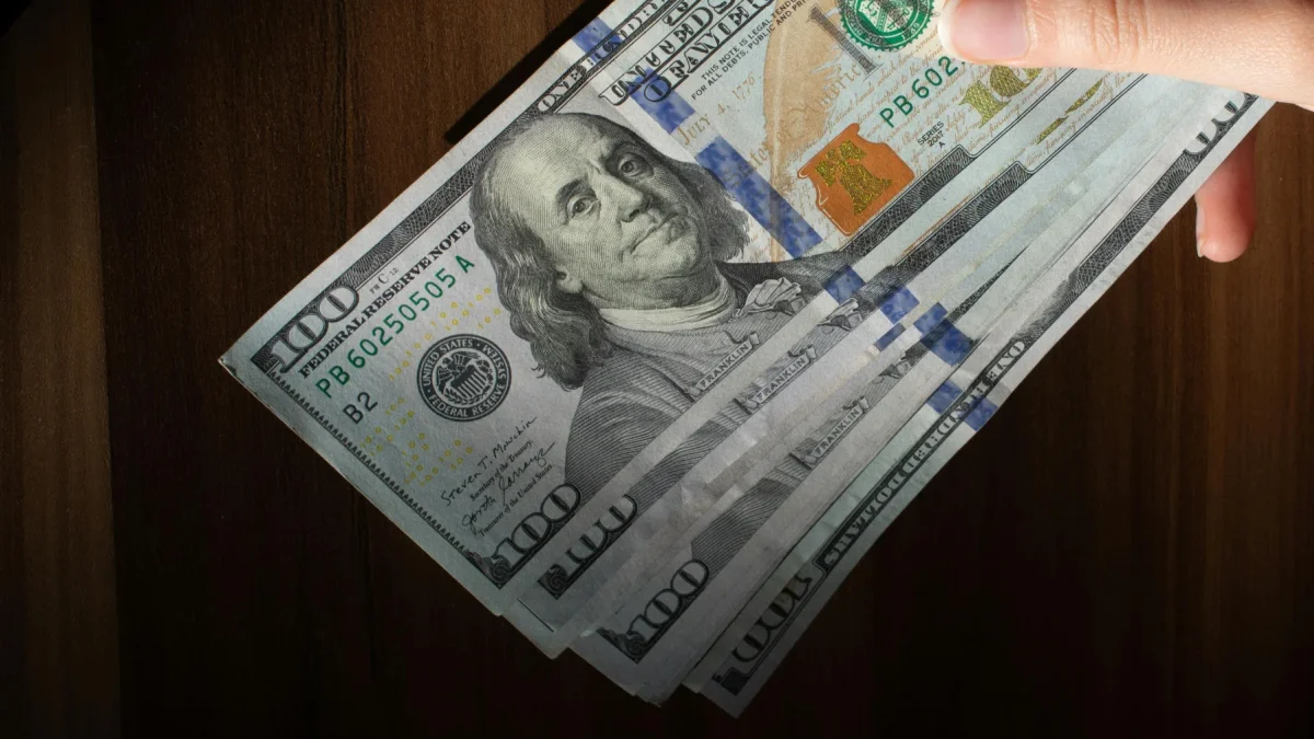 El pago de los feriados se realiza con el 100% del recargo.