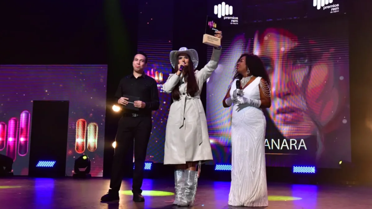 Dayanara Peralta se convierte en la artista femenina más escuchada.