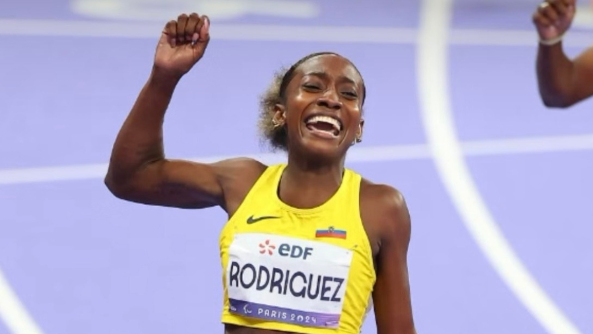 La velocista ecuatoriana Kiara Rodríguez, reconocida en los Premios Laureus 2026, marca un hito histórico para el deporte nacional.