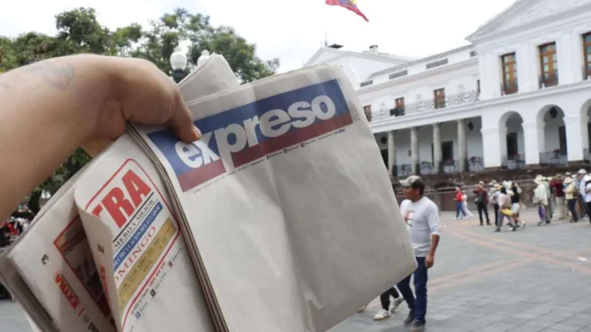 Ejemplares de EXPRESO y EXTRA, cuya casa editora GRANASA cumple 53 años de fundación, en este 2026.