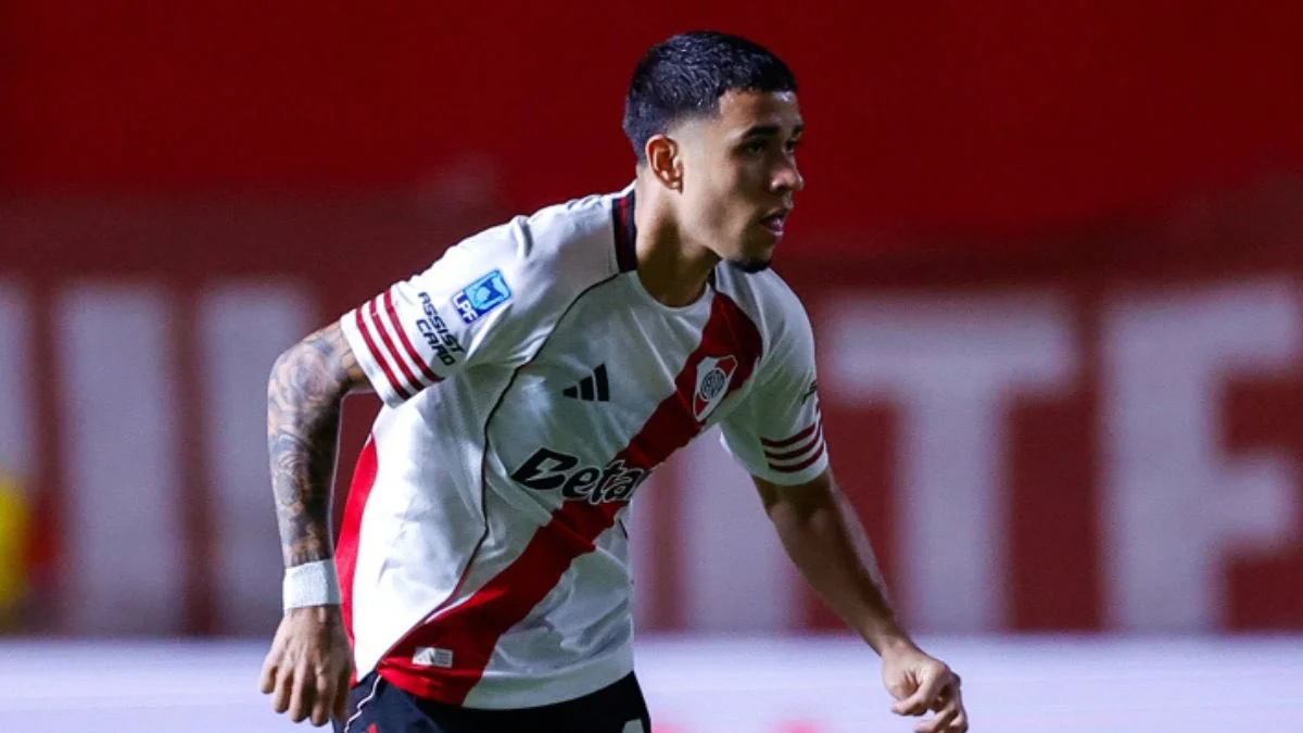 Kendry Páez volvió con todo: asistencia, triunfo y un final viral en bóxer