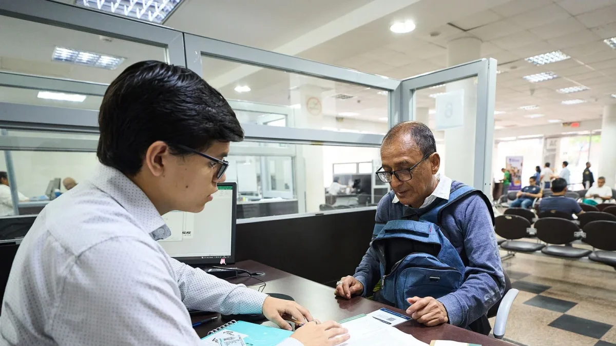 El Instituto Ecuatoriano de Seguridad Social usa reservas para cubrir el déficit de pensiones.