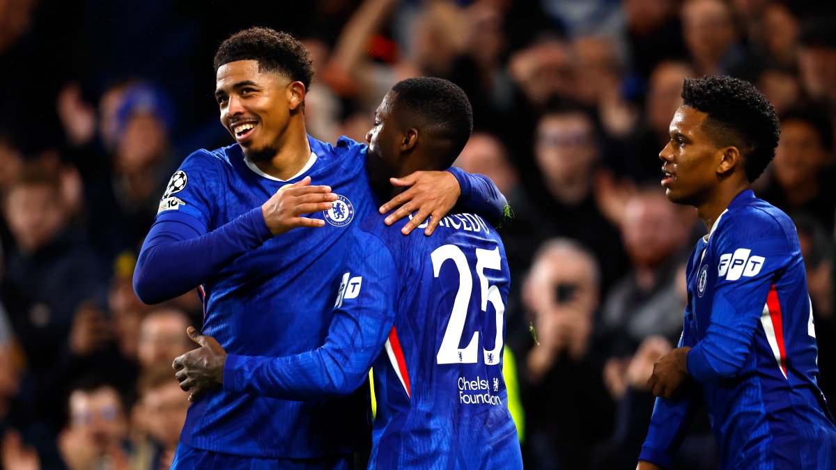 Chelsea busca ascender posiciones en la tabla de Premier League.