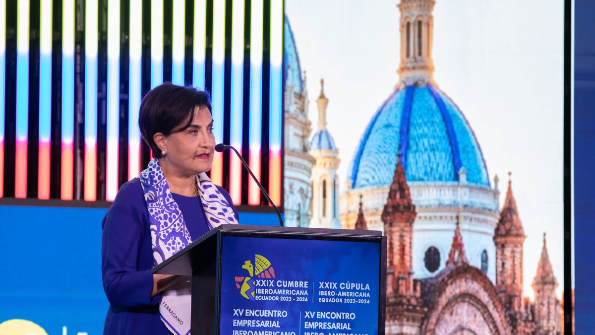 Comunicado de la Cancillería del Ecuador, presidida por la canciller Gabriela Sommerfeld, confirma traslado de migrante a África.