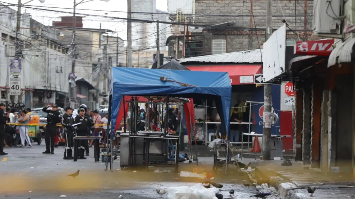 Escena del ataque armado en el sector de El Camal, en el sur de Guayaquil, donde se registró una balacera la tarde de este sábado.