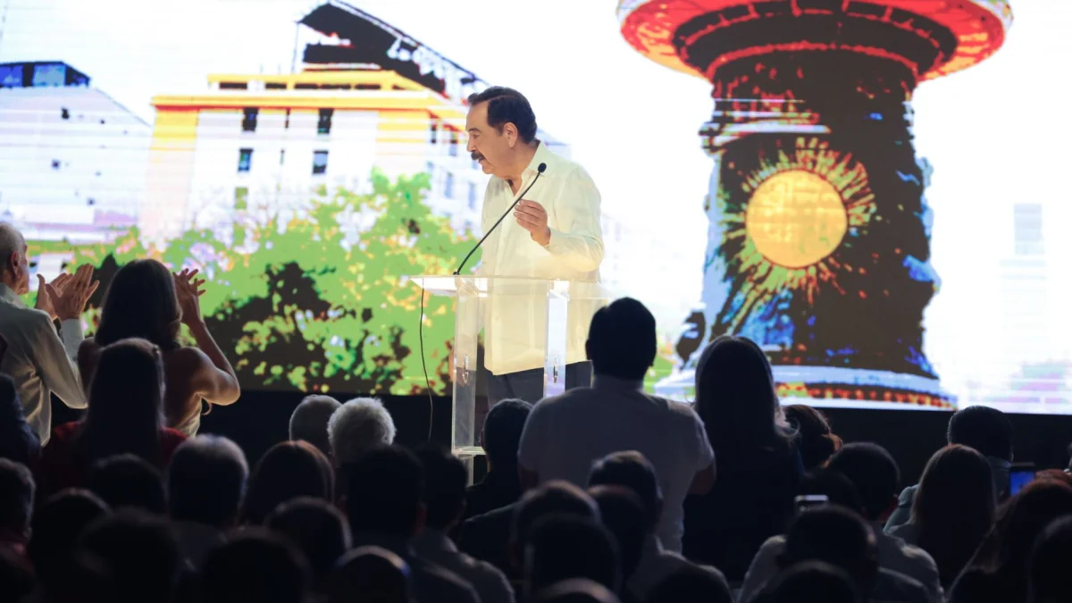 El exalcalde Jaime Nebot reapareció el 11 de abril de 2026 para brindar una conferencia sobre coyuntura nacional.