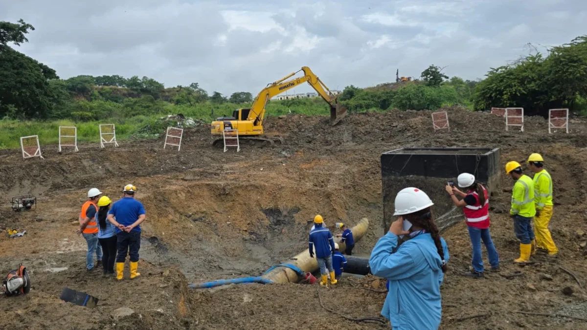 Trabajos de mantenimiento en la red de distribución de agua potable en el norte de Guayaquil obligaron a extender el corte del servicio en varios sectores.