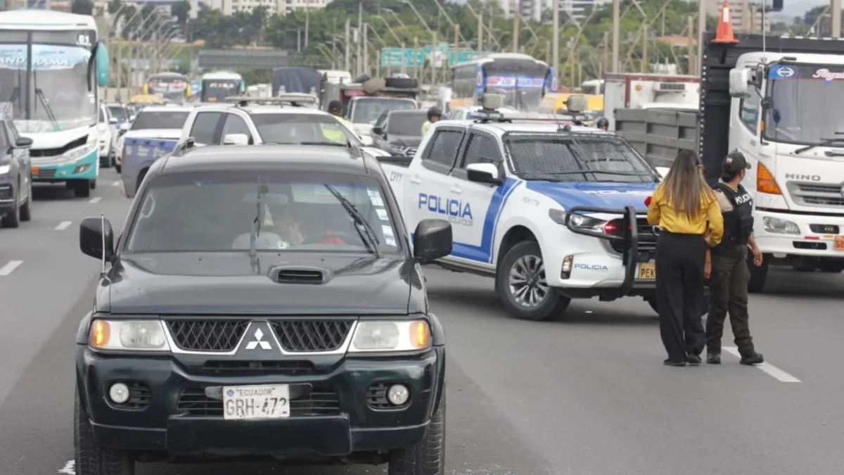 Un sicariato ocurrido la mañana de este lunes en el Puente de la Unidad Nacional causó congestión vehicular en ambos sentidos.