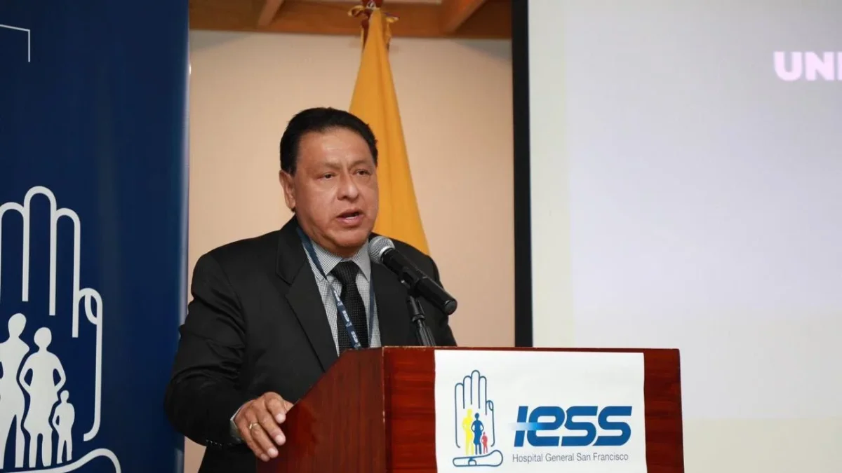 Jaime Bernabé asume el Ministerio de Salud tras breve paso por el IESS