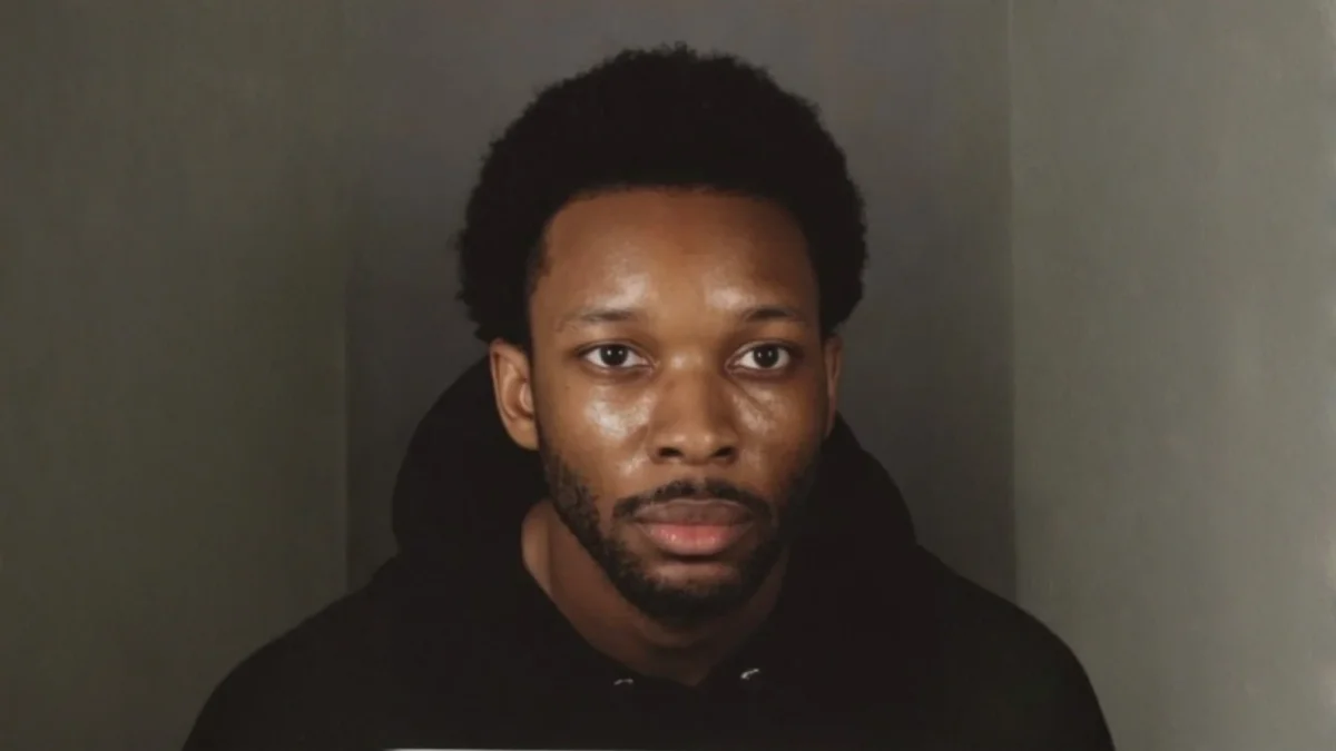 Fotografía policial oficial del cantante.