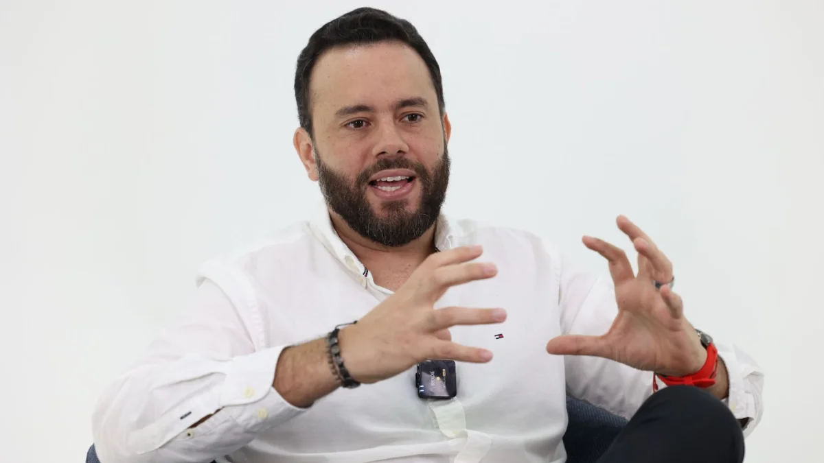 El exconsejero del CPCCS, Gonzalo Albán, fue destituido por la Asamblea Nacional en 2025.