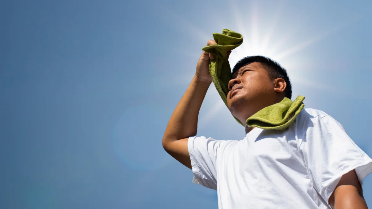 Referencial.La población enfrenta jornadas sofocantes mientras se mantiene la alerta meteorológica.