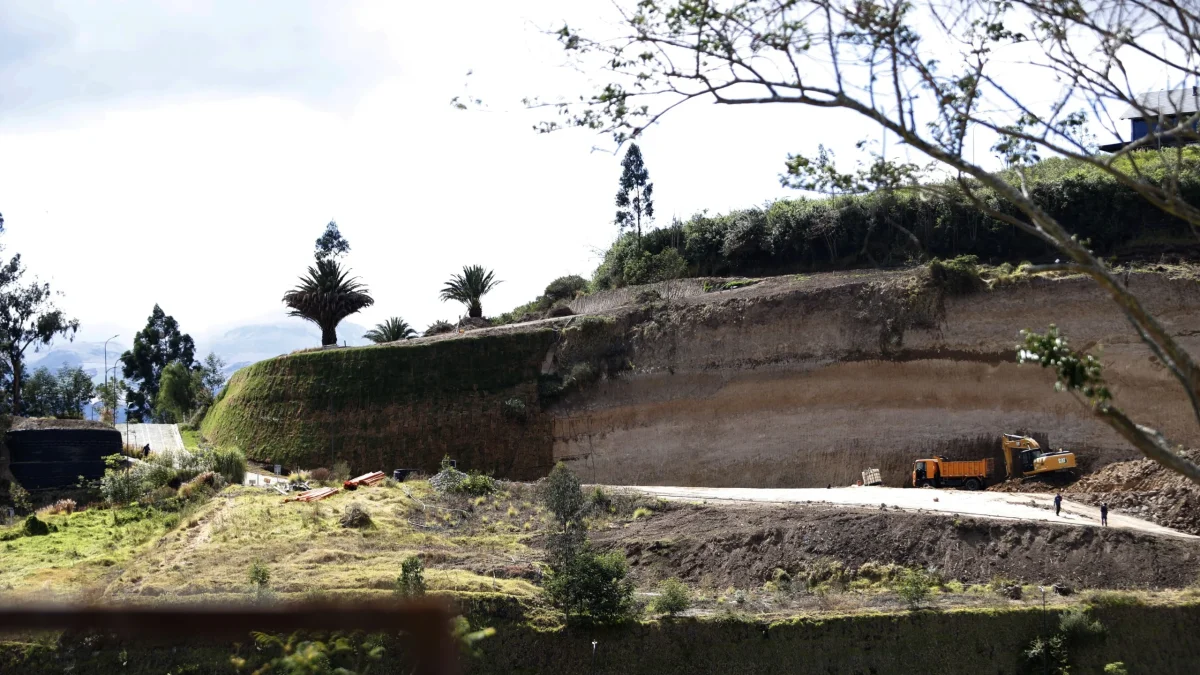 Colectivos ciudadanos y ambientalistas alertaron sobre el crecimiento urbanístico en el Ilaló.