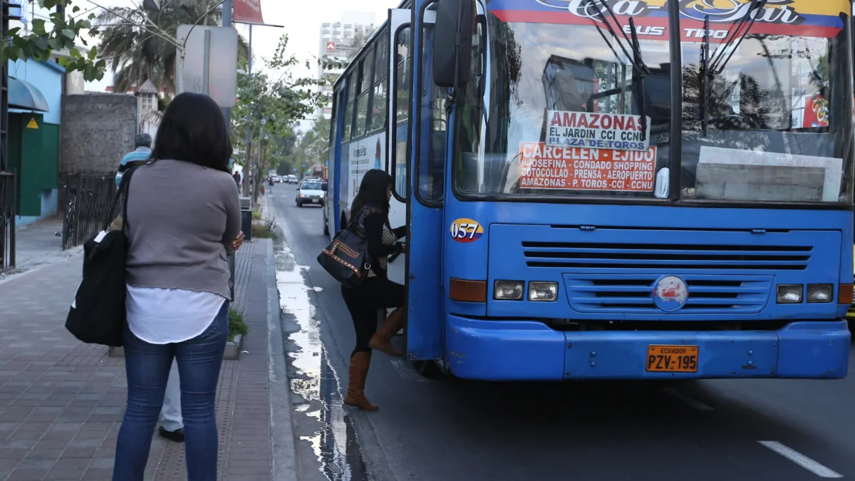 El transporte urbano pide compensación ante alza del diésel.