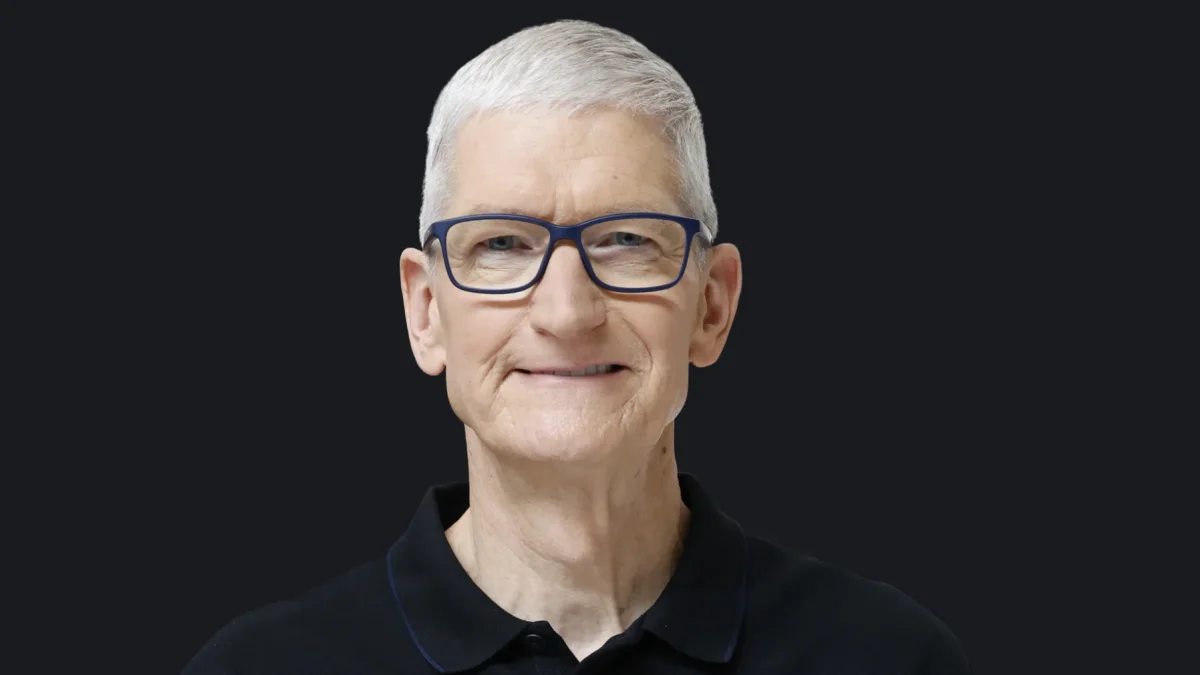 El legado de Tim Cook al frente de Apple transformó la empresa en un gigante global, multiplicando su valor y consolidando su expansión.