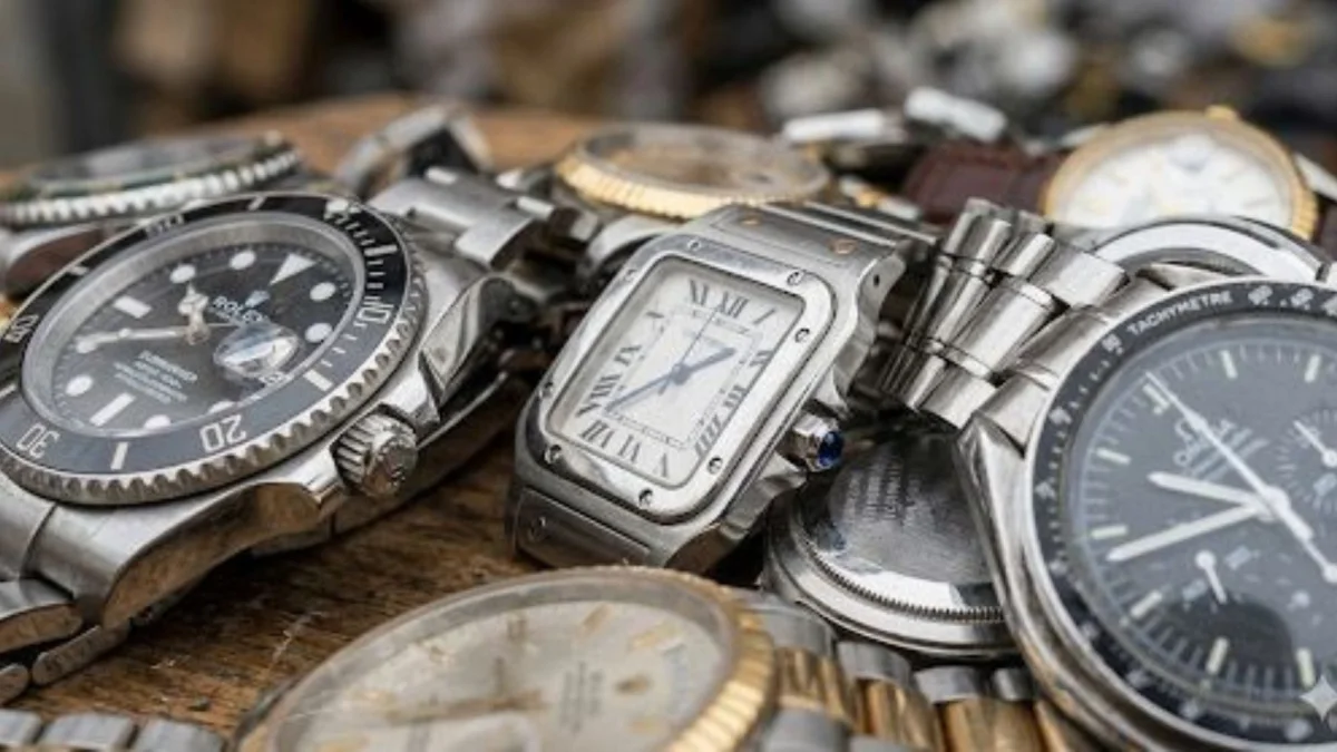 Relojes falsos fueron decomisados por la Aduana en Guayaquil.