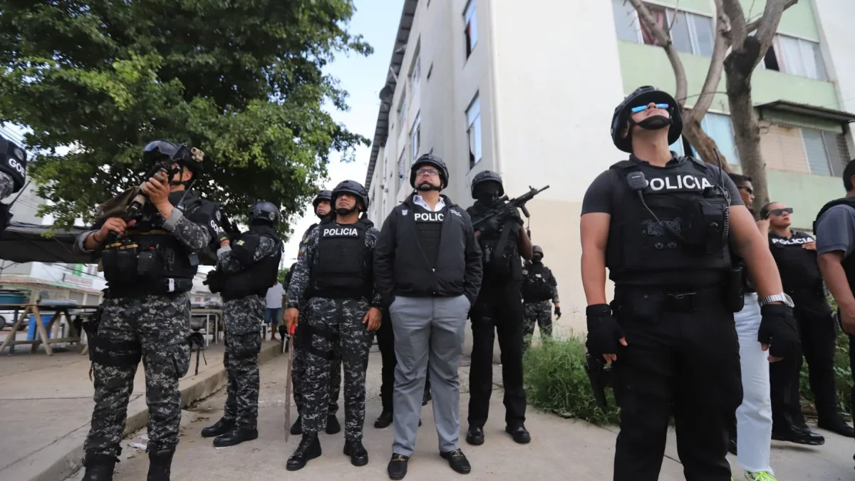 Reimberg descarta la libre circulación durante el toque de queda para golpear economías criminales.